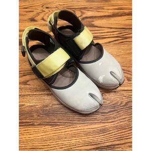 Suicoke Gray Yellow Split Toe Adjustable Strap Unbita-AB Sandals Size 6